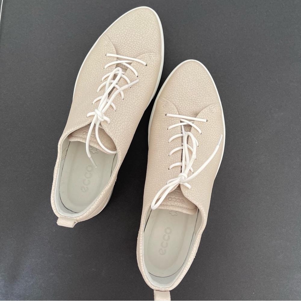 Ecco Gillian Tie Lace Up Sneakers, Size 9.5 - Picture 1 of 13